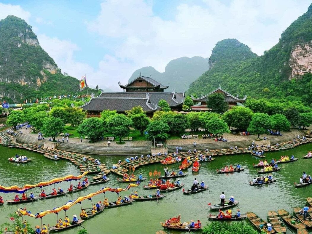 Hoa-Lu-Ancient-Capital-1-1400x79