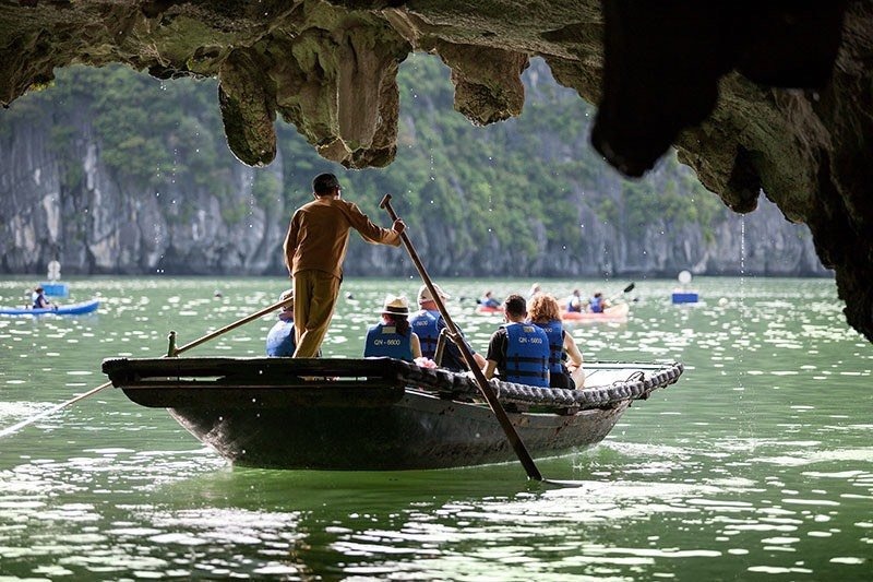 crossing-through-the-cave-by-woo