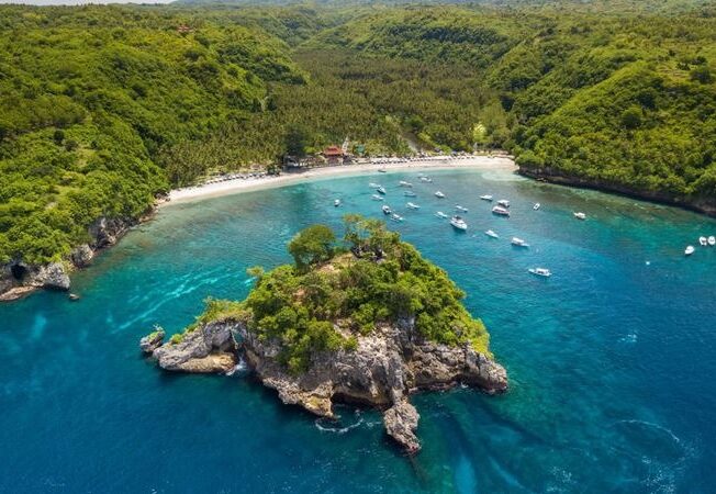 crystal-bay-beach-penida-vew