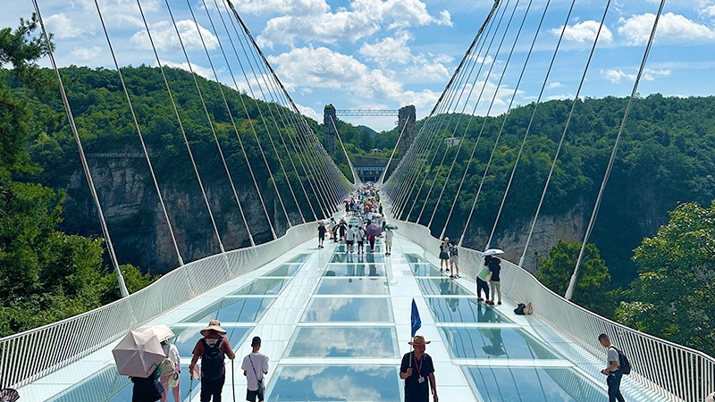 zhangjiajie-grand-canyon-bridge